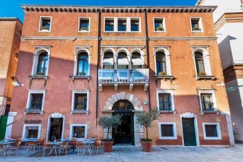 Vista della facciata del Design Hotel Ca Pisani a Venezia